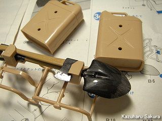 タミヤ・ランボルギーニ・チータのボディ製作 ～ショベルと斧の取り付け１